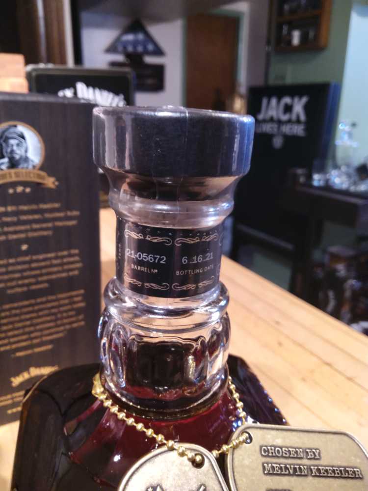Single Barrel Barrel Proof Heros Selection - Jack Daniel Distillery (750 mL) alcohol collectible [Barcode 082184002100] - Main Image 3