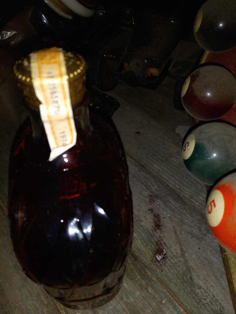 1972 - Crown Royal alcohol collectible - Main Image 2