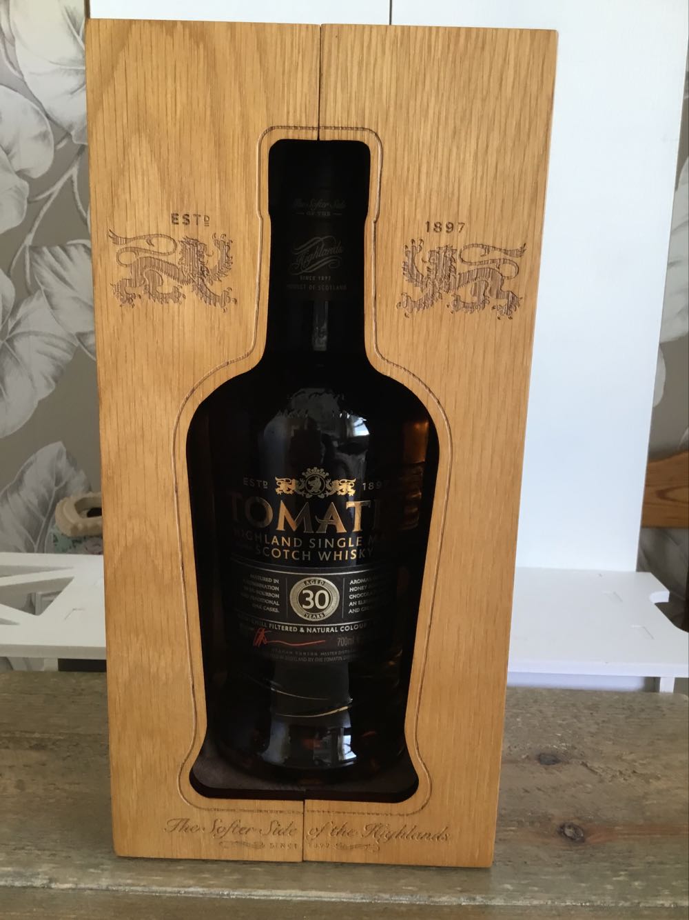 Tomatin 30yo Bottle Number 1 Batch 4 46% - The Tomatin Distillery Company Ltd alcohol collectible - Main Image 3