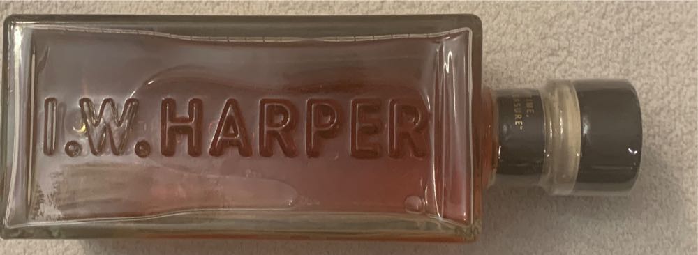 I.W. Harper Cabernet Cask Reserve - I.W. Harper Distilling Company, Louisville, KY (750 mL) alcohol collectible [Barcode 082000796053] - Main Image 3
