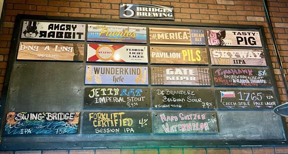 3 Bridges Tasty Pig IPA - 3 Bridges Brewing, Venice alcohol collectible - Main Image 2