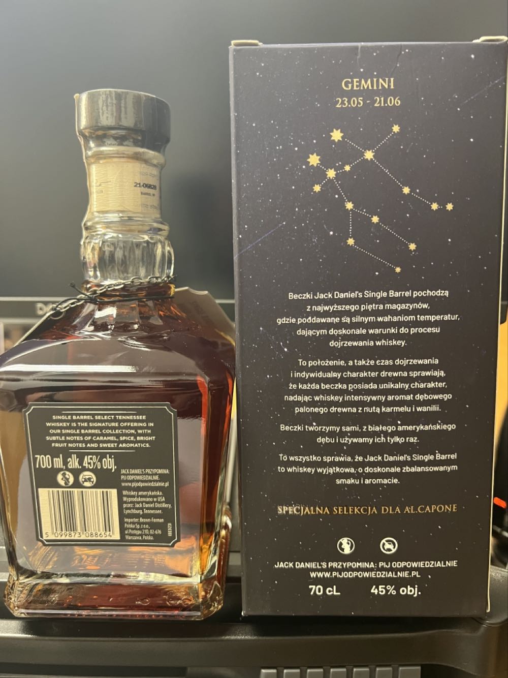 Zodiac Gemini 2021 Poland - Jack Daniel’s Distillery, Lynchburg, TN (700 mL) alcohol collectible [Barcode 1220981954324] - Main Image 3