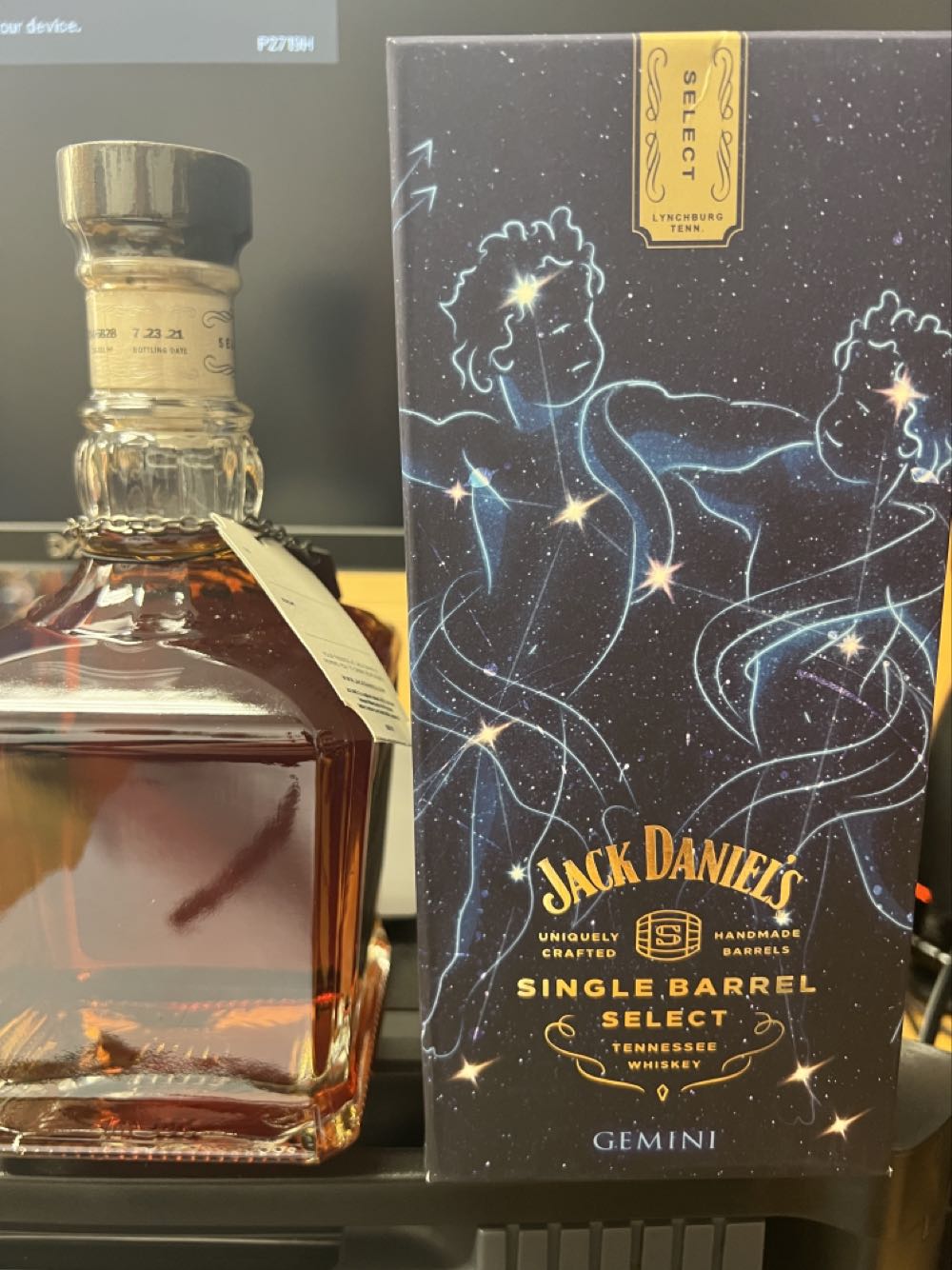 Zodiac Gemini 2021 Poland - Jack Daniel’s Distillery, Lynchburg, TN (700 mL) alcohol collectible [Barcode 1220981954324] - Main Image 4