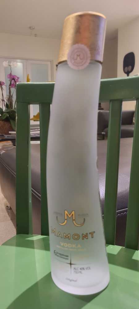 Mamont   (750 mL) alcohol collectible [Barcode 080368004315] - Main Image 2