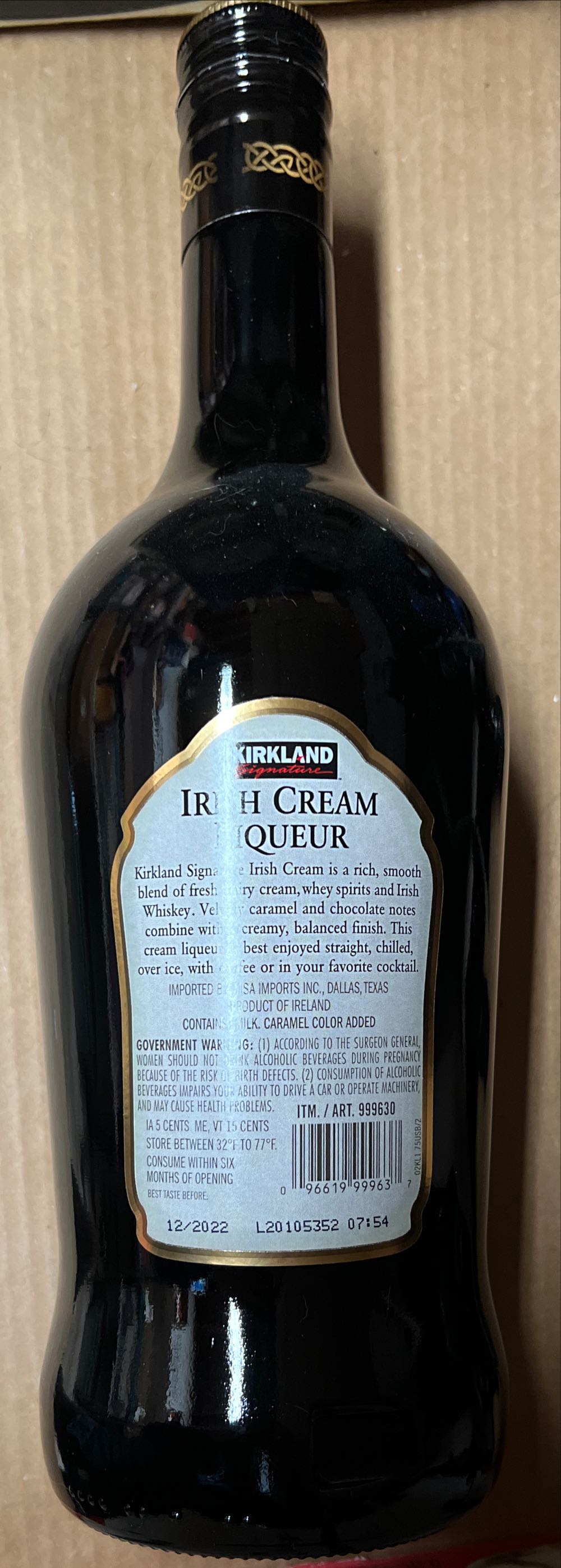 Kirkland Signature Irish Cream Liqueur - Kirkland (1.75 L) alcohol collectible [Barcode 096619999637] - Main Image 2