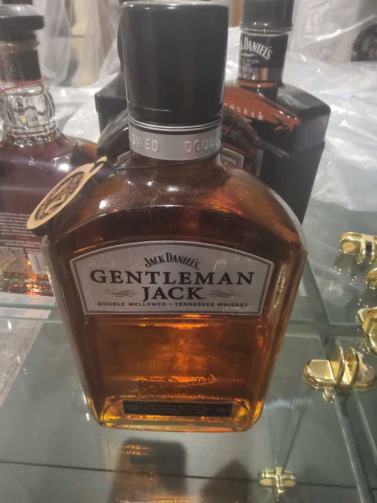 Gentleman Jack White Rabbit Bottle Shop 2017  alcohol collectible [Barcode 082184038727] - Main Image 3