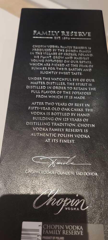 Chopin Family Reserve  - Chopin (750 mL) alcohol collectible [Barcode 852935001733] - Main Image 3