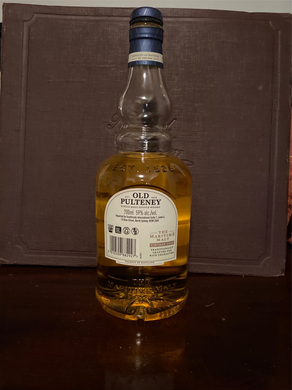 Old Pulteney Single Malt Scotch - Pulteney Distillery (700 mL) alcohol collectible [Barcode 5010509882927] - Main Image 2