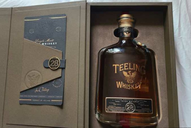 Teeling 28  - The Teeling Whiskey Co. (.7 L) alcohol collectible [Barcode 5391523276405] - Main Image 2