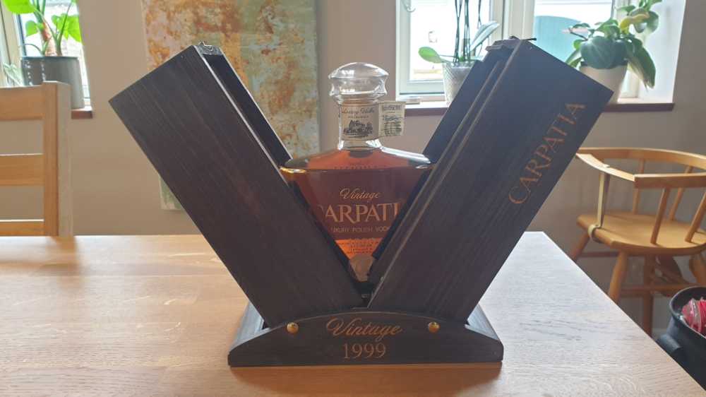 Carpatia Vintage 1999 700ml 40% Poland - Polmos Bielsko-Biata SA (700 mL) alcohol collectible [Barcode 5900398007344] - Main Image 3