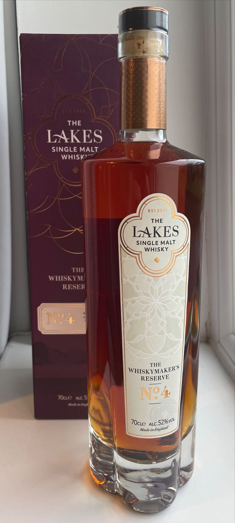 Lakes The Whiskymakers Reserve No. 4 - THE LAKES (700 mL) alcohol collectible [Barcode 5060307843446] - Main Image 2