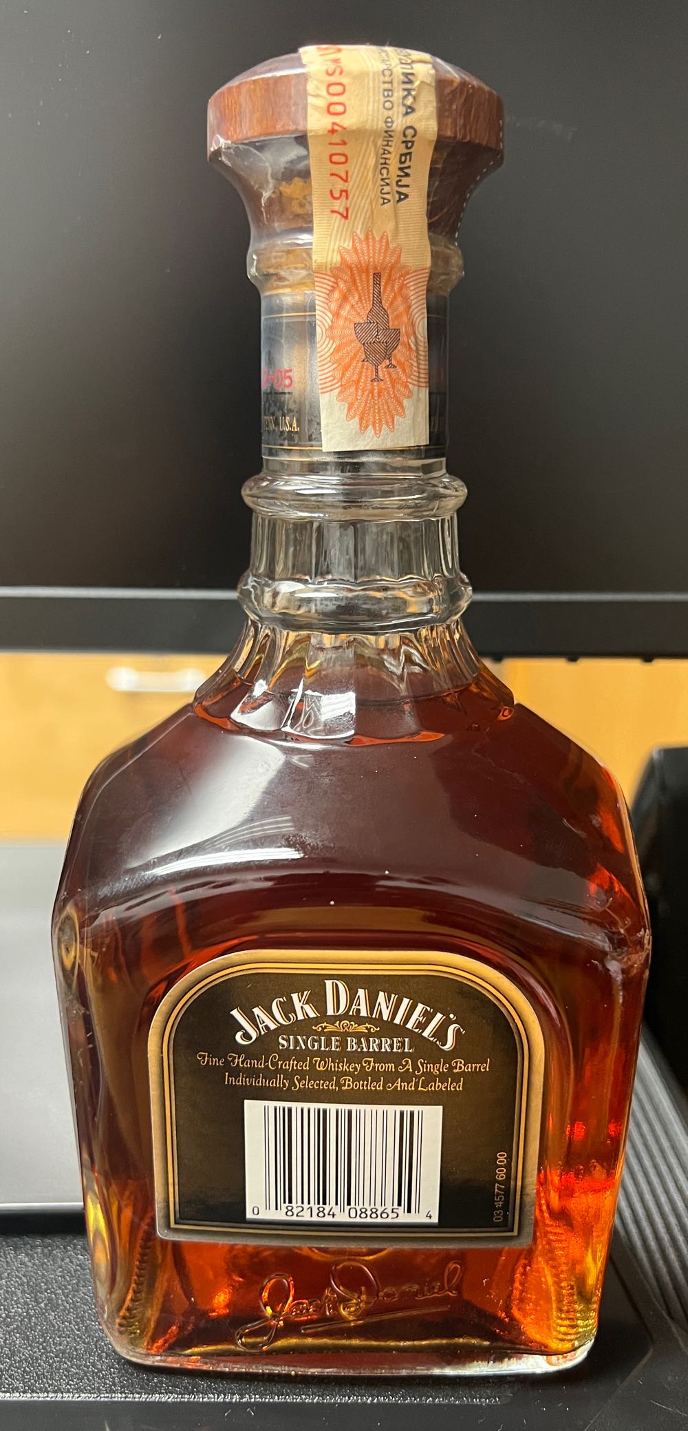 Single Barrel 2005 - Jack Daniel’s Distillery, Lynchburg, TN (700 mL) alcohol collectible [Barcode 082184088654] - Main Image 3