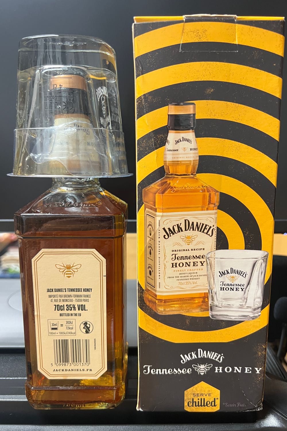 Set Honey With Shot Glass France 2020 - Jack Daniel’s Distillery, Lynchburg, TN (700 mL) alcohol collectible [Barcode 5099873001370] - Main Image 3