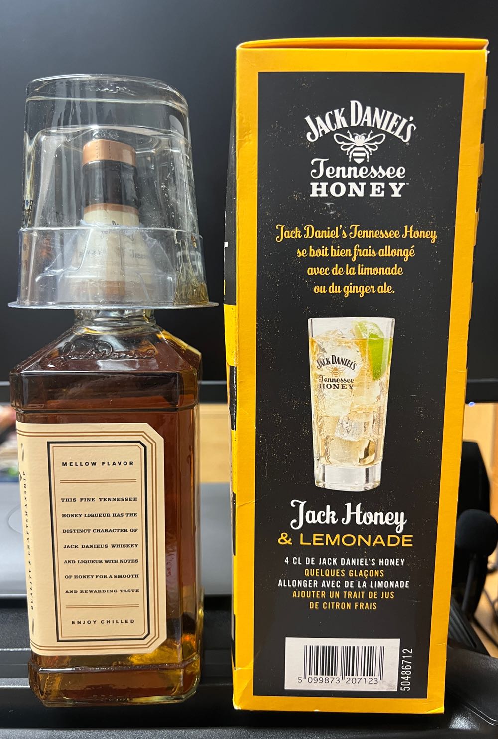 Set Honey With Shot Glass France 2020 - Jack Daniel’s Distillery, Lynchburg, TN (700 mL) alcohol collectible [Barcode 5099873001370] - Main Image 4