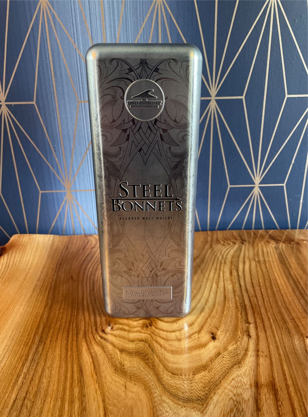 Steel Bonnets Blended Malt Whisky - THE LAKES (700 mL) alcohol collectible [Barcode 5060307842692] - Main Image 2