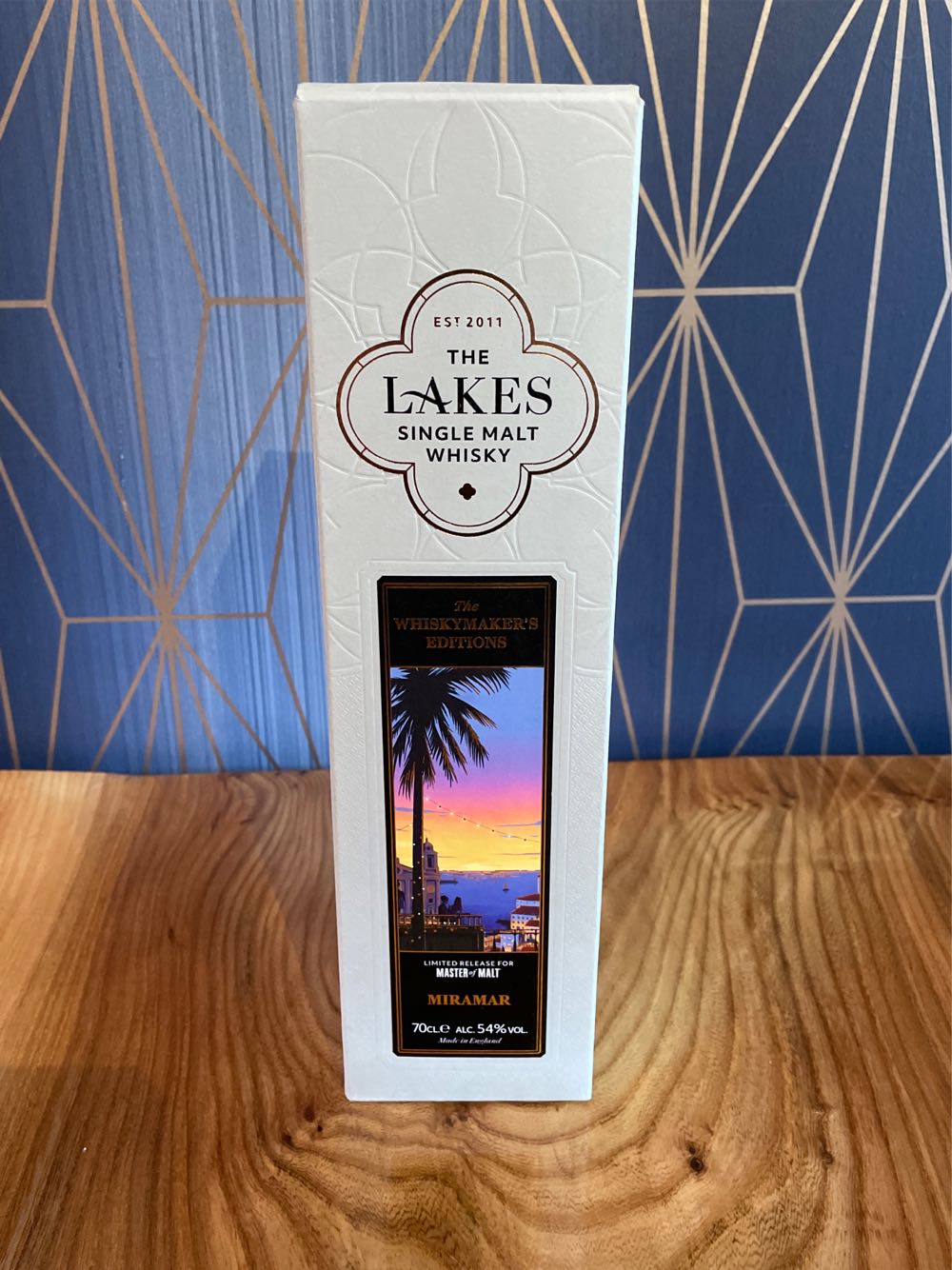 The Lakes Miramar Ratings And Reviews Whiskybase - THE LAKES (700 mL) alcohol collectible [Barcode 5060307843705] - Main Image 2