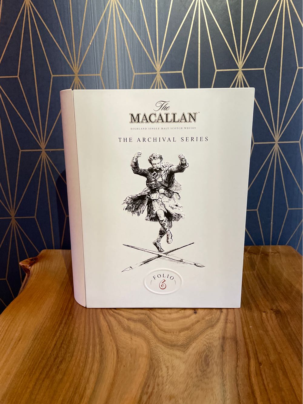 The Macallan The Archival Series Folio 6 Single Malt Scotch - Macallan (700 mL) alcohol collectible [Barcode 5010314310523] - Main Image 3