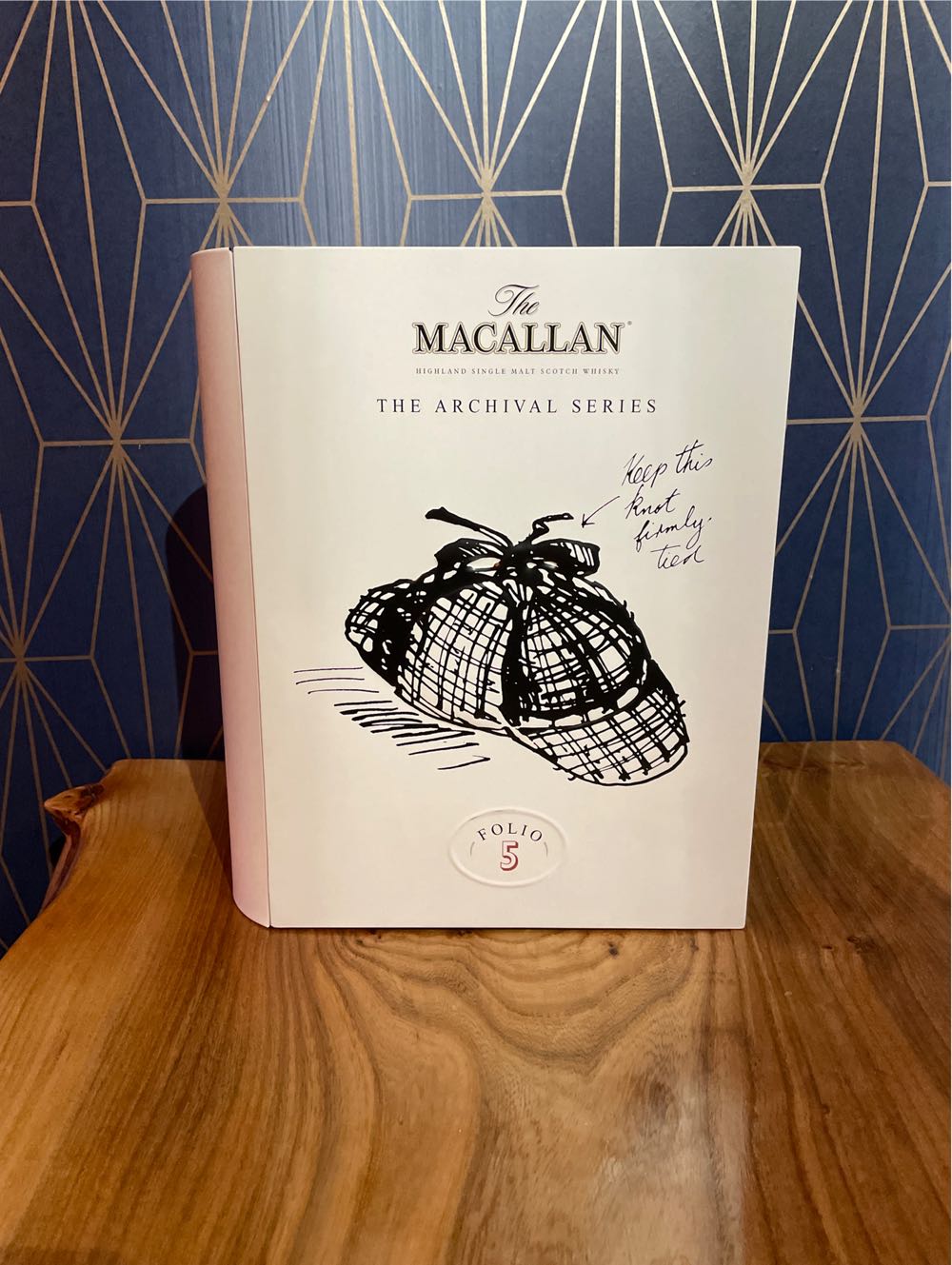 Macallan The Macallan Folio 5 The Archival Series Folio - Macallan (700 mL) alcohol collectible [Barcode 5010314308940] - Main Image 3