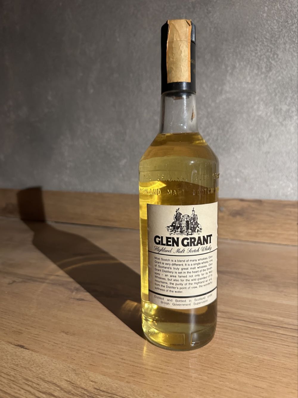 Glen Grant 1976 5yo Imp GIOVINETTI - The Glen Grant Distillery alcohol collectible - Main Image 2
