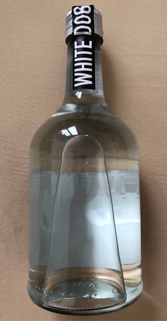 St.Kilian Y White Dog Limited Metal Edition - St.Kilian (0,5L) alcohol collectible - Main Image 2