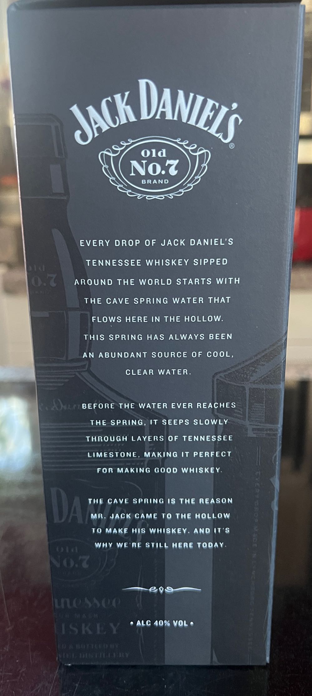 Set Black Label With Two Glasses - Jack Daniel’s Distillery, Lynchburg, TN (750 mL) alcohol collectible [Barcode 082184201985] - Main Image 3