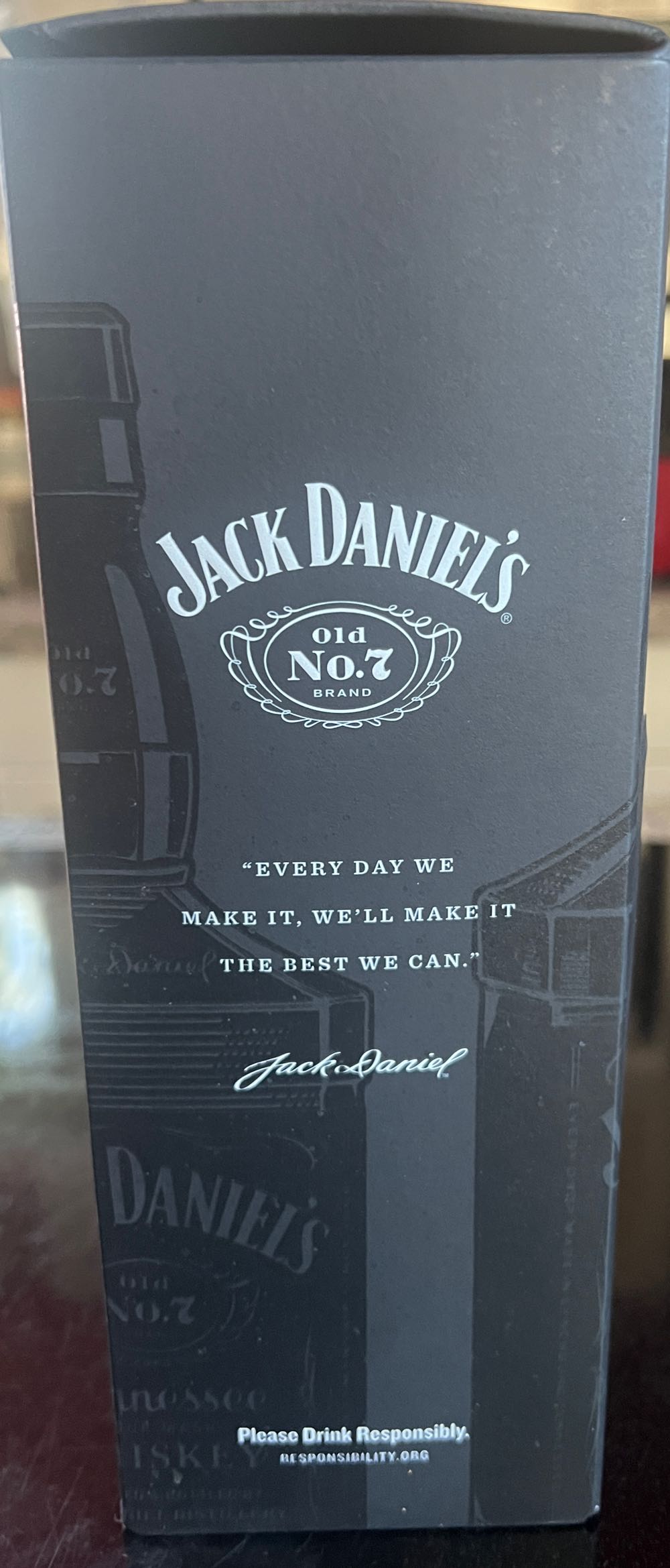 Set Black Label With Two Glasses - Jack Daniel’s Distillery, Lynchburg, TN (750 mL) alcohol collectible [Barcode 082184201985] - Main Image 4