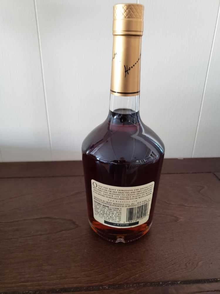 Hennessy VS Cognac - JAs Hennessy &Co, 16100 Cognac (750 mL) alcohol collectible [Barcode 088110150556] - Main Image 2