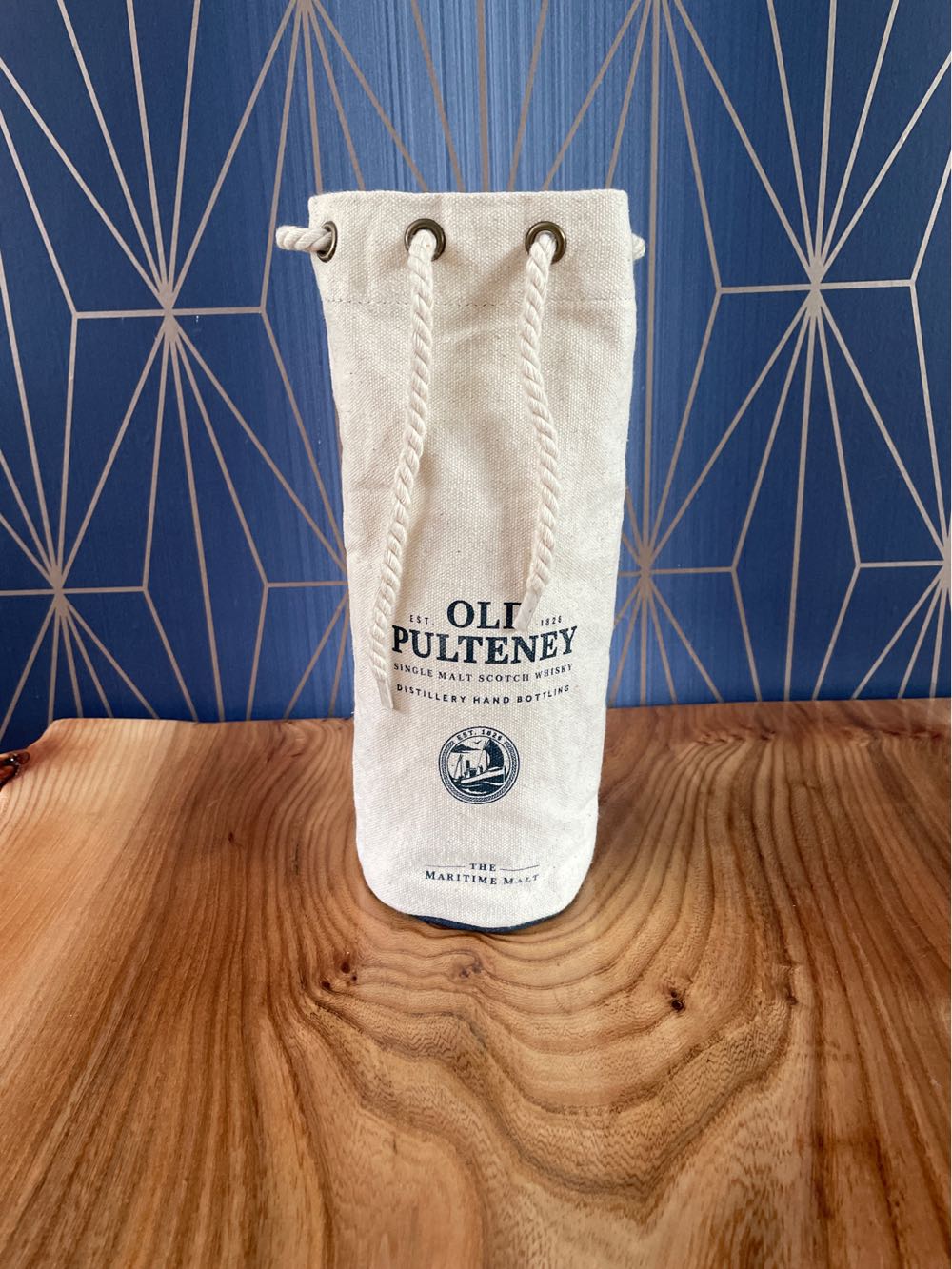 Old Pulteney Hand Filled Distillery Exclusive - Old Pulteney (700 mL) alcohol collectible - Main Image 2