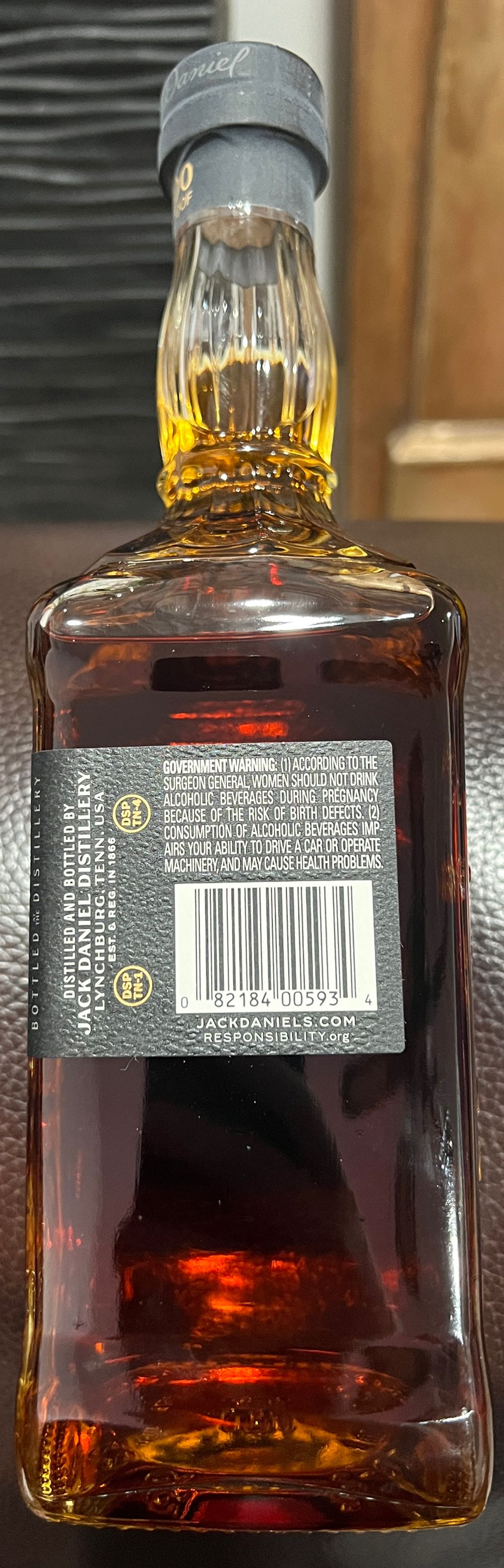 Jack Daniel’s Bonded Tennessee Whiskey - Jack Daniel Distillery, Lynchburg, TN (700 mL) alcohol collectible [Barcode 082184005934] - Main Image 4