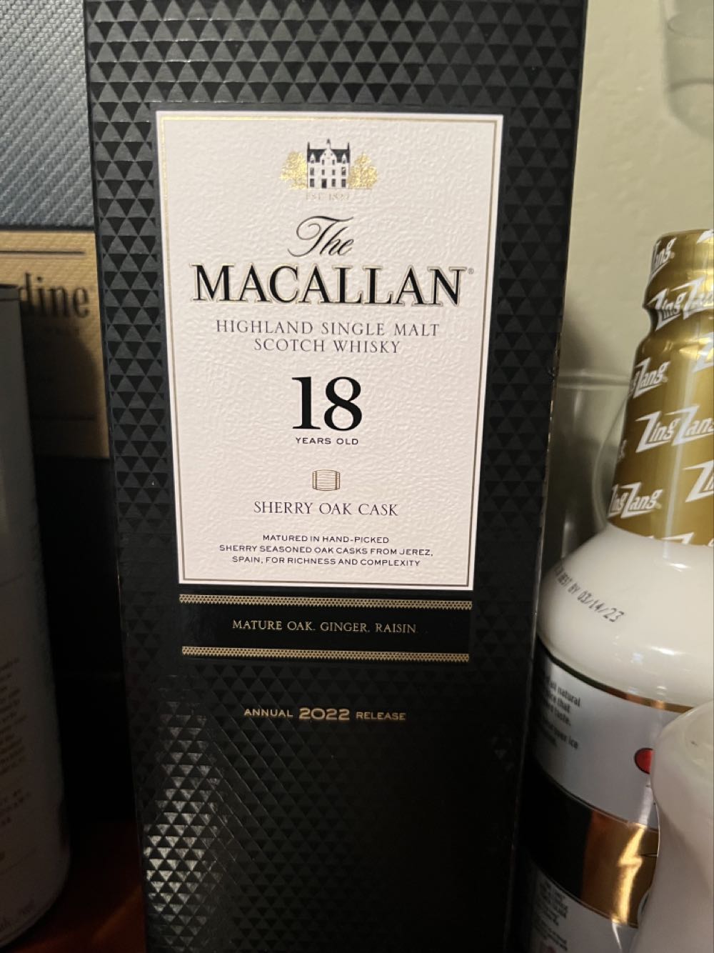 Macallan Sherry Oak 18  -  2021 - The Macallan Distillers (750 mL) alcohol collectible [Barcode 812066020355] - Main Image 2