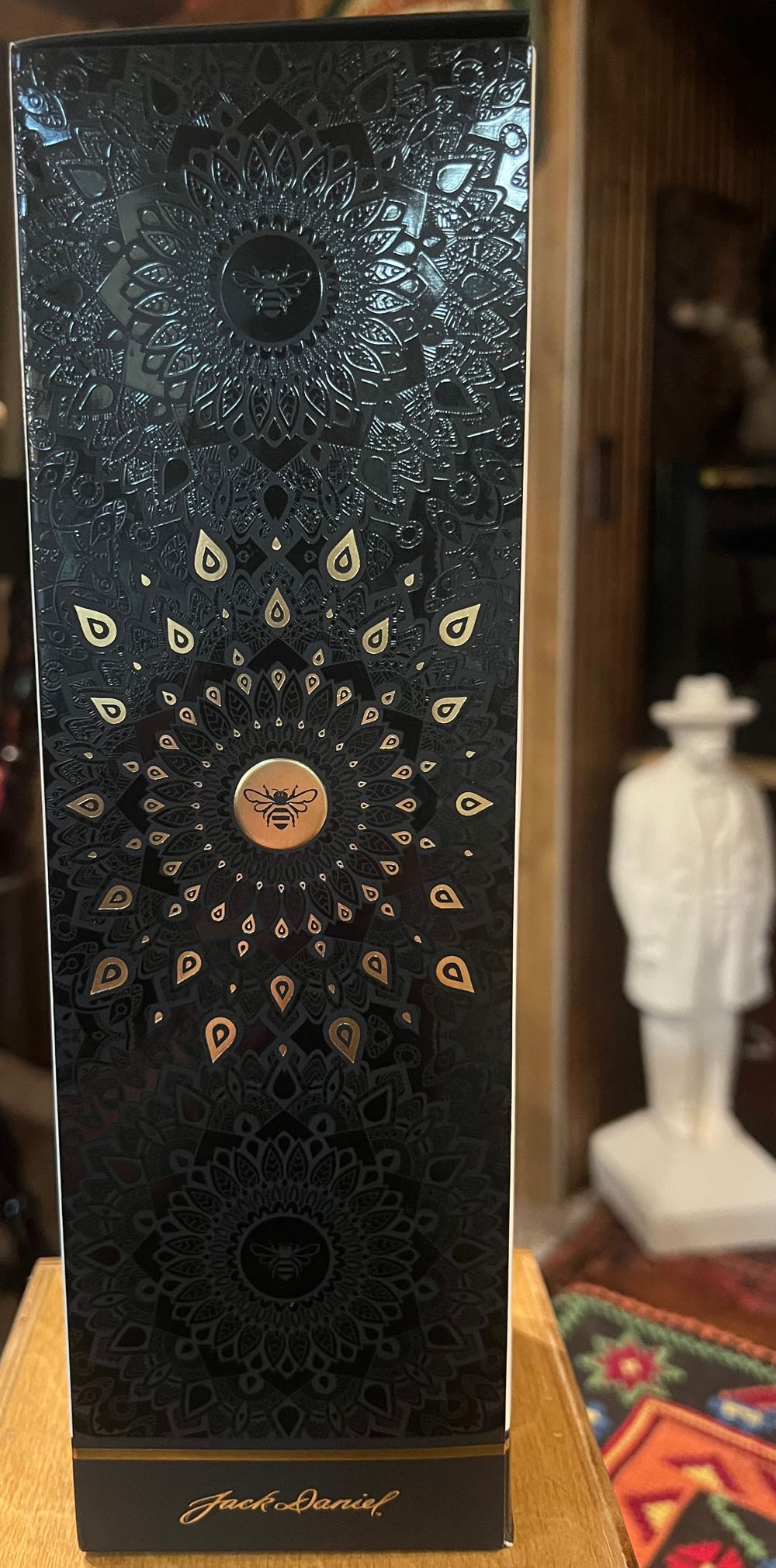 Honey - India Diwali Edition  - Jack Daniel Distillery (1 L) alcohol collectible [Barcode 082184000328] - Main Image 2