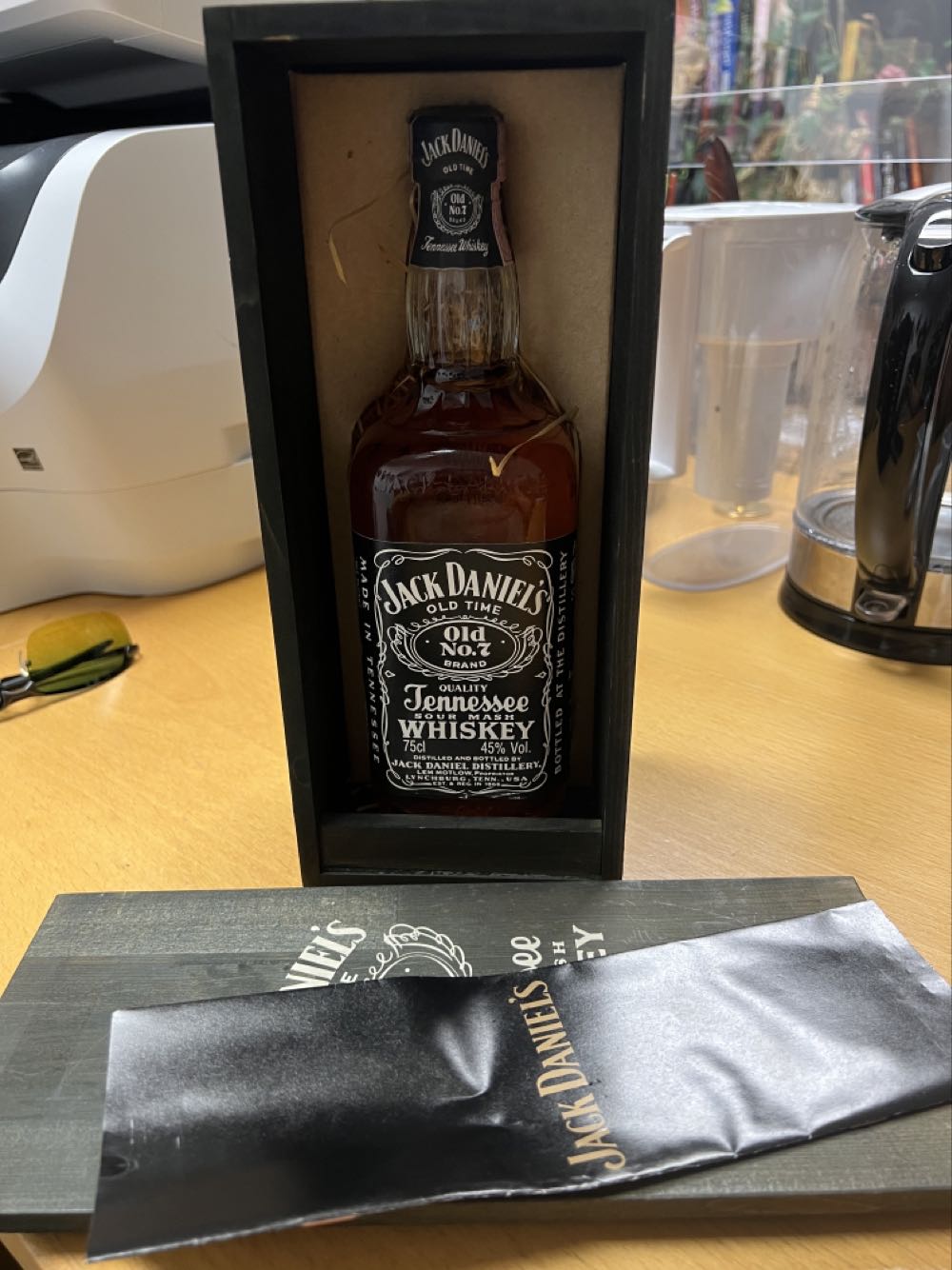 Black Coffin Label 1989 Wooden - Jack Daniel’s Distillery, Lynchburg, TN (750 mL) alcohol collectible - Main Image 3