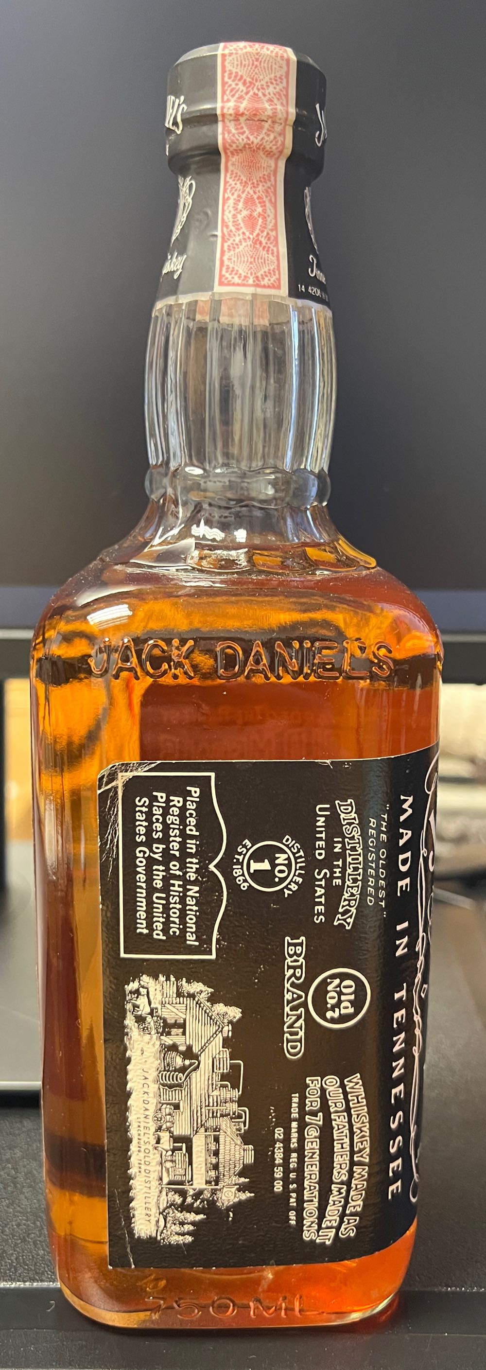 Black Label 1993 Japanese - Jack Daniel’s Distillery, Lynchburg, TN (750 mL) alcohol collectible [Barcode 082184089095] - Main Image 2