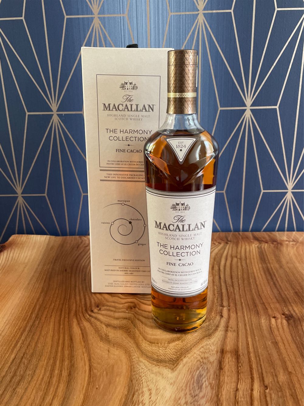 Macallan Harmony Collection Fine Cocoa - Macallan (700 mL) alcohol collectible [Barcode 5010314311254] - Main Image 2