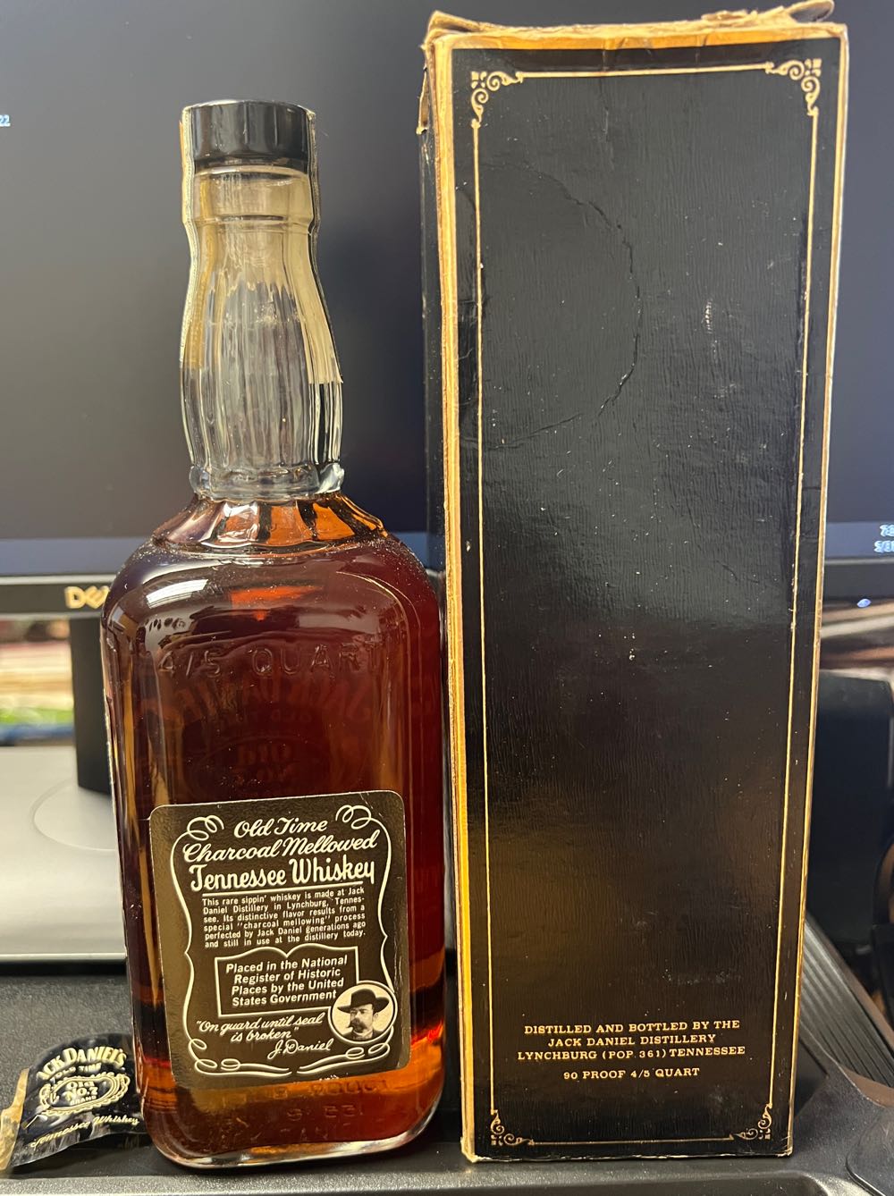 Black Label 1975 4/5 Quart - Jack Daniel’s Distillery, Lynchburg, TN alcohol collectible - Main Image 3