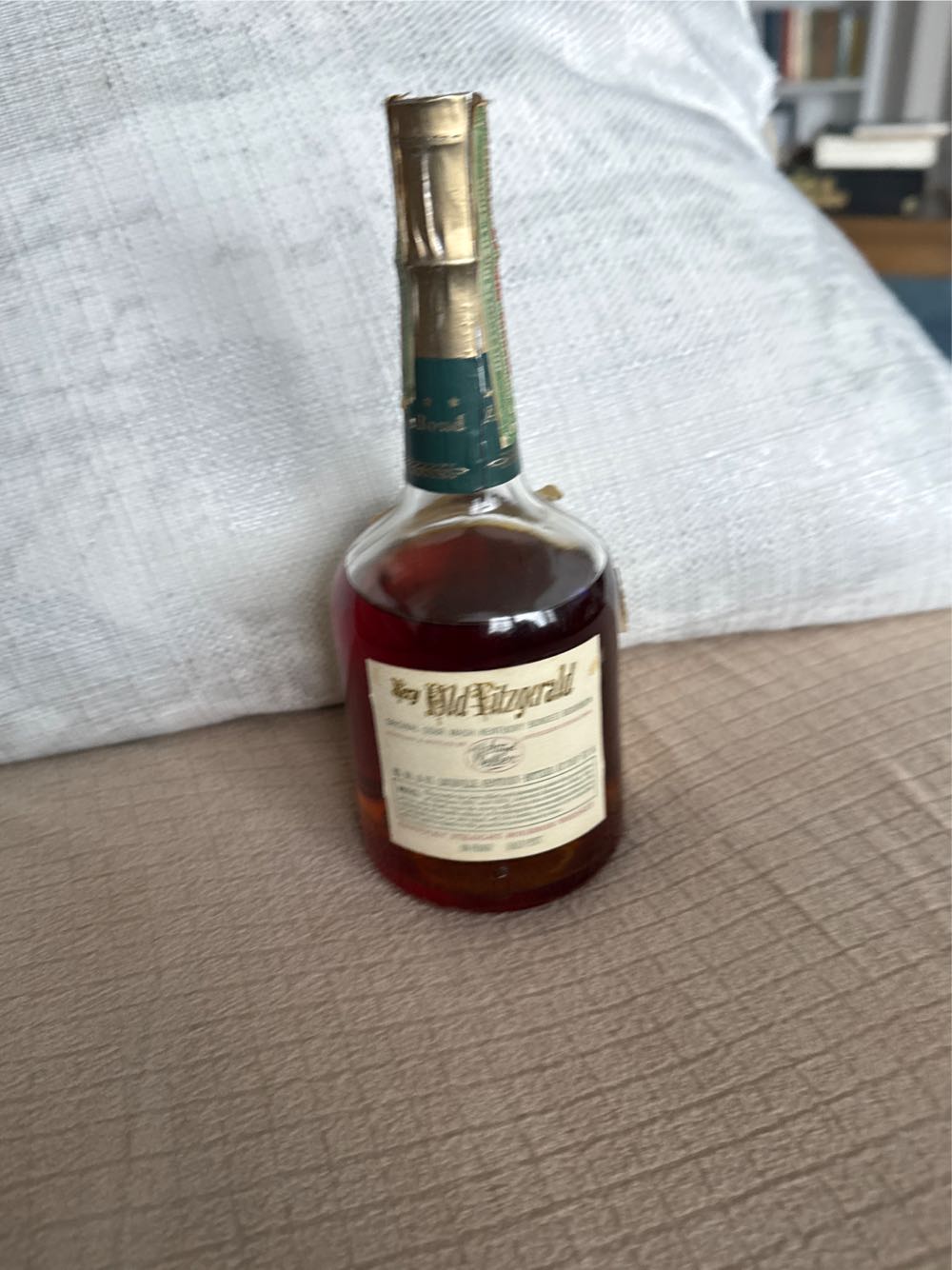 Very Old Fitzgerald (Half Pint) 1970 UK Export ❤️ - Stitzel-Weller Distillery (8 FL OZ) alcohol collectible - Main Image 2