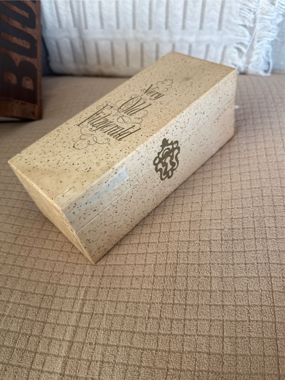 Very Old Fitzgerald (Half Pint) 1970 UK Export ❤️ - Stitzel-Weller Distillery (8 FL OZ) alcohol collectible - Main Image 3