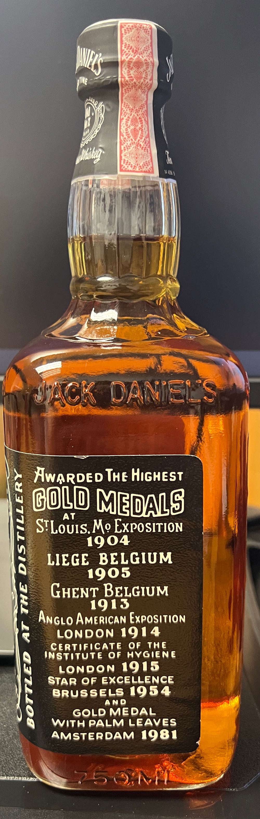 Black Label 1993 Fake Seal - Jack Daniel’s Distillery, Lynchburg, TN (750 mL) alcohol collectible [Barcode 082184090466] - Main Image 4