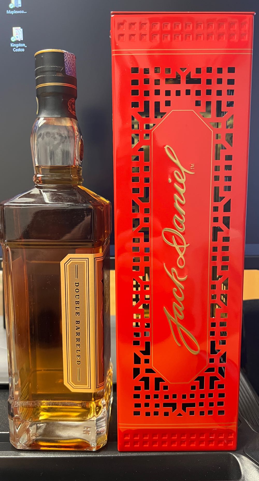 No. 27 Gold - Year Of The Tiger 2022 - Jack Daniels’ Distillery (700 mL) alcohol collectible [Barcode 5099873003701] - Main Image 2