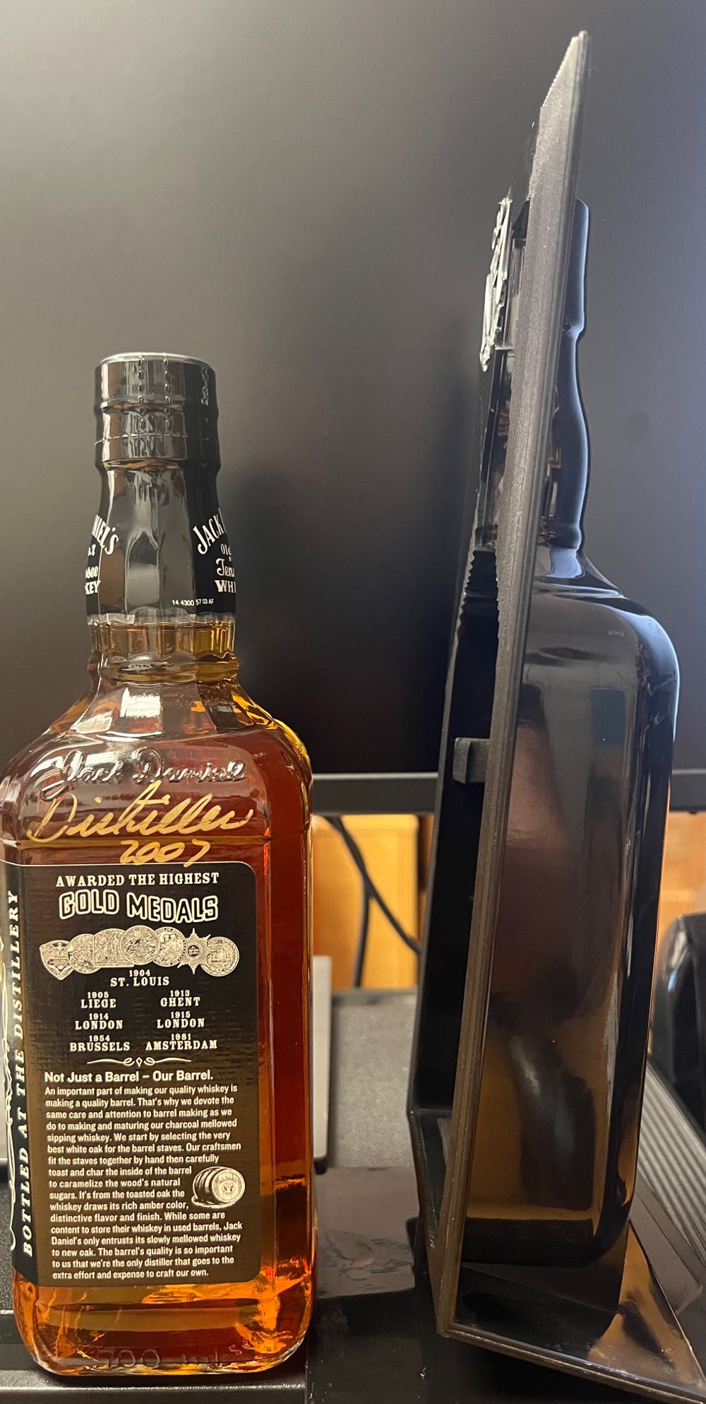 Black Label 2007 Heritage Display Signed By Jimmy Bedford - Jack Daniel’s Distillery, Lynchburg, TN (700 mL) alcohol collectible [Barcode 5099873089798] - Main Image 4