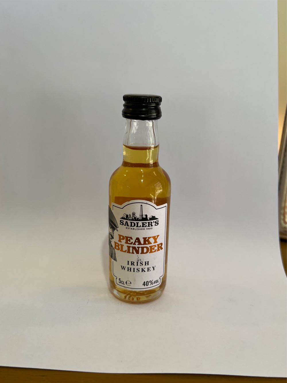 Peaky Blinder Irish Whiskey - Sadlers Brewing Ireland (50 mL) alcohol collectible [Barcode 5011166056829] - Main Image 2