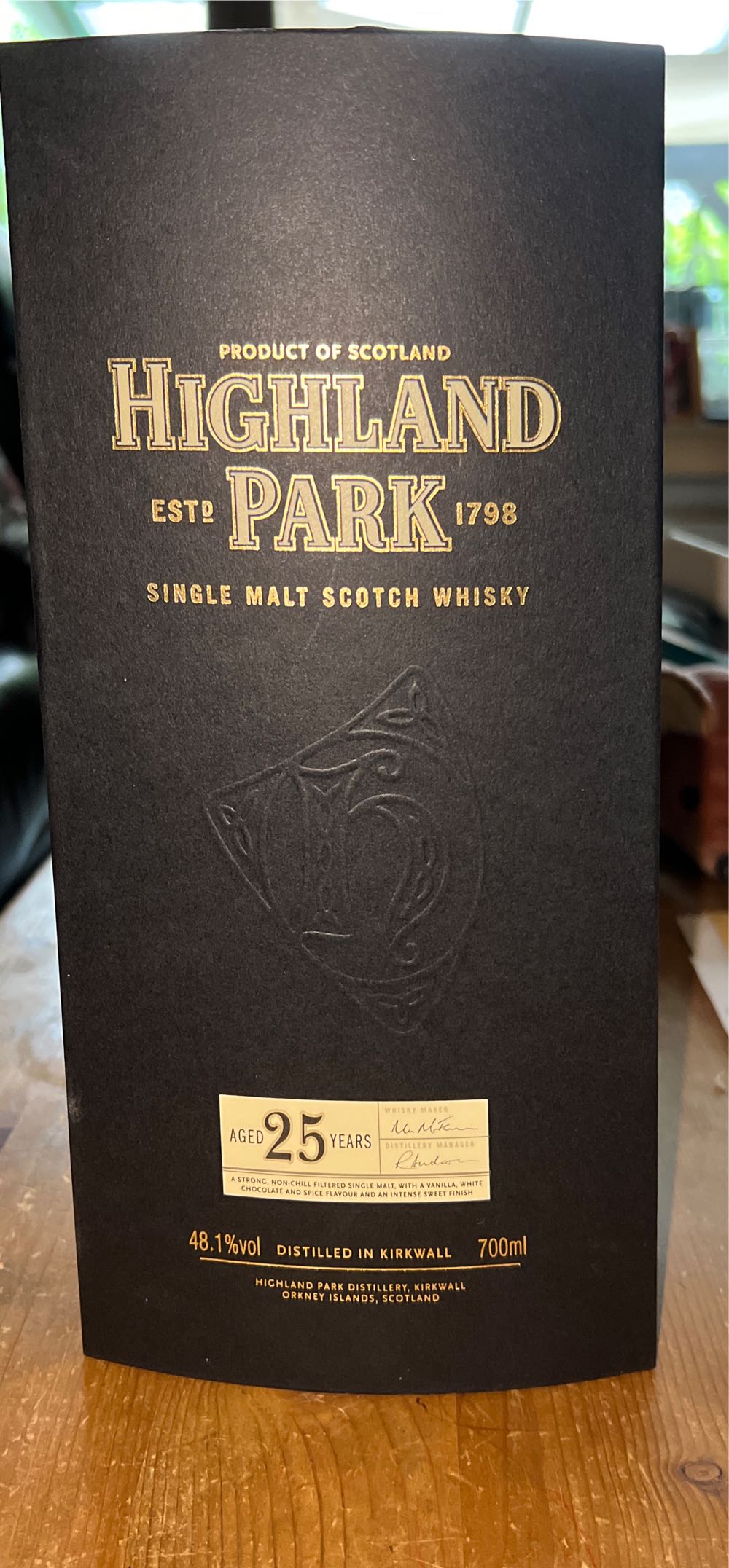 Highland Park 25 Yr - Highland Park Distillery (750 mL) alcohol collectible [Barcode 5010314067106] - Main Image 2