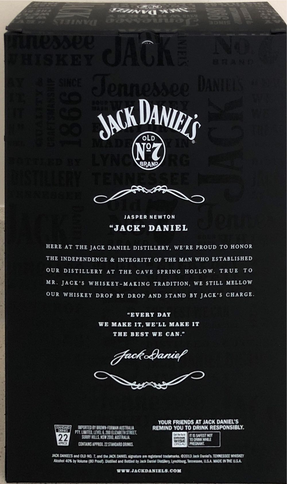 Jack Daniel’s Gift Set - Jack Daniel’s Distillery, Lynchburg, TN (700 mL) alcohol collectible [Barcode 082184245842] - Main Image 2