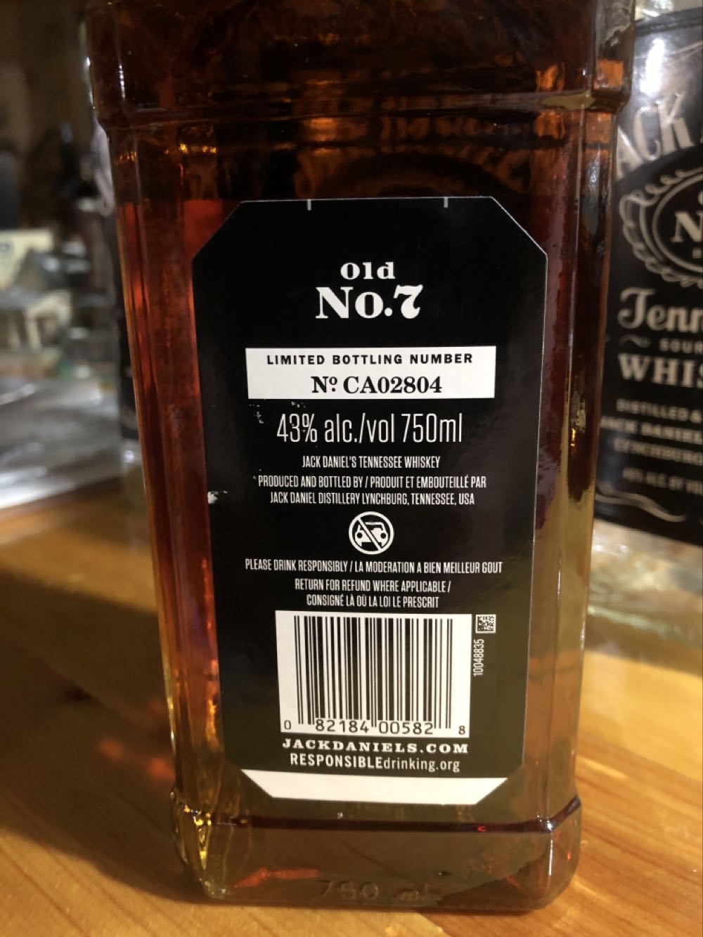 LIQUOR : Legacy #4?  (750 mL) alcohol collectible - Main Image 4