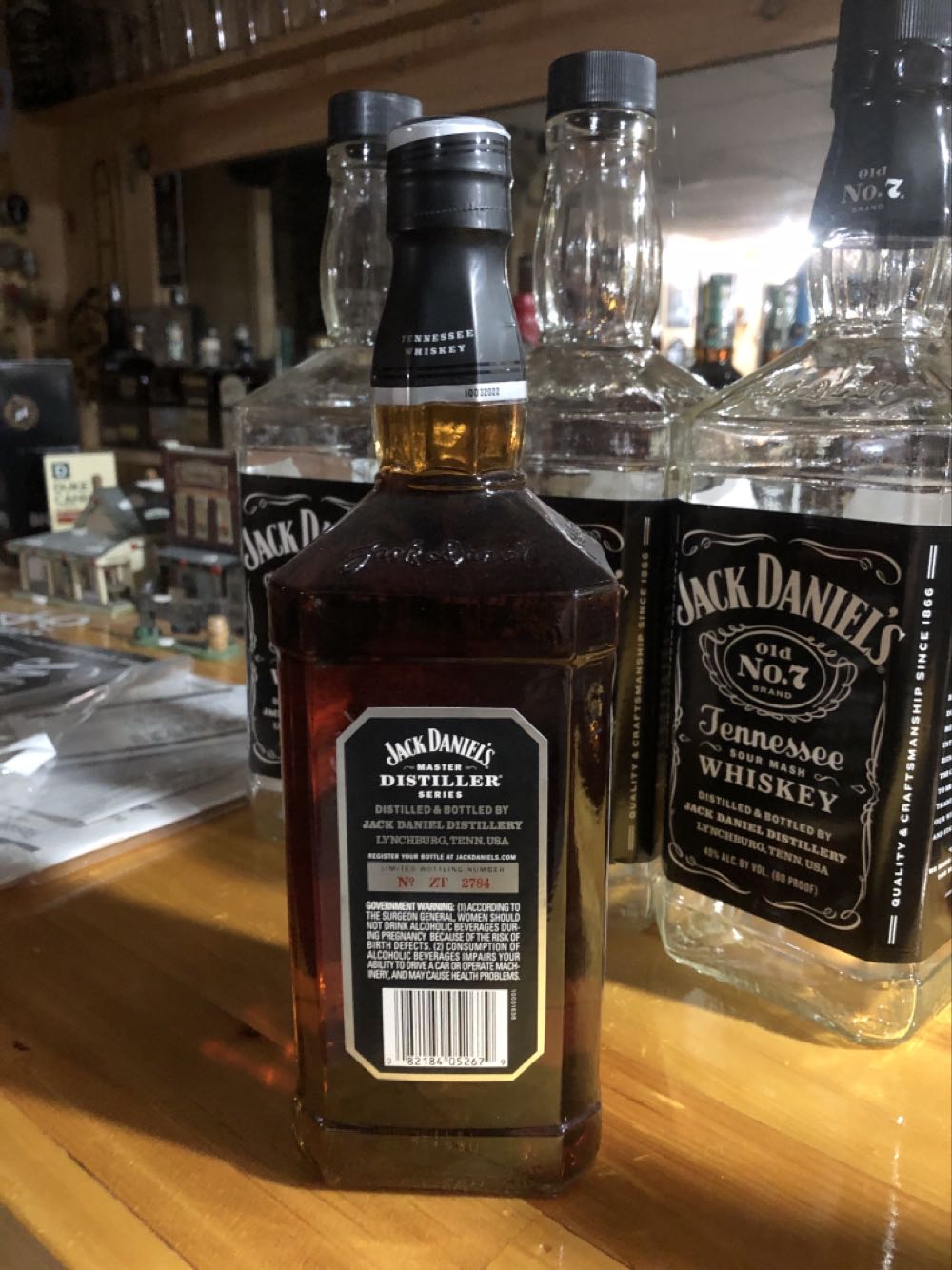 LIQUOR : Master Distiller No 5 Litre  (1 L) alcohol collectible - Main Image 2