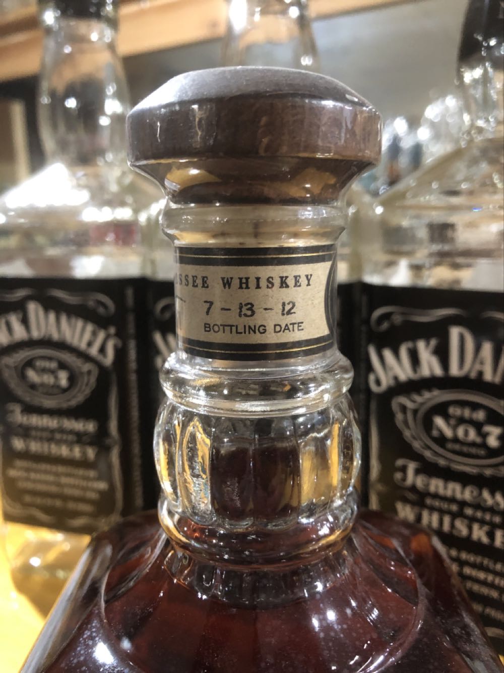 LIQUOR : Single Barrel (a)  (750 mL) alcohol collectible - Main Image 2