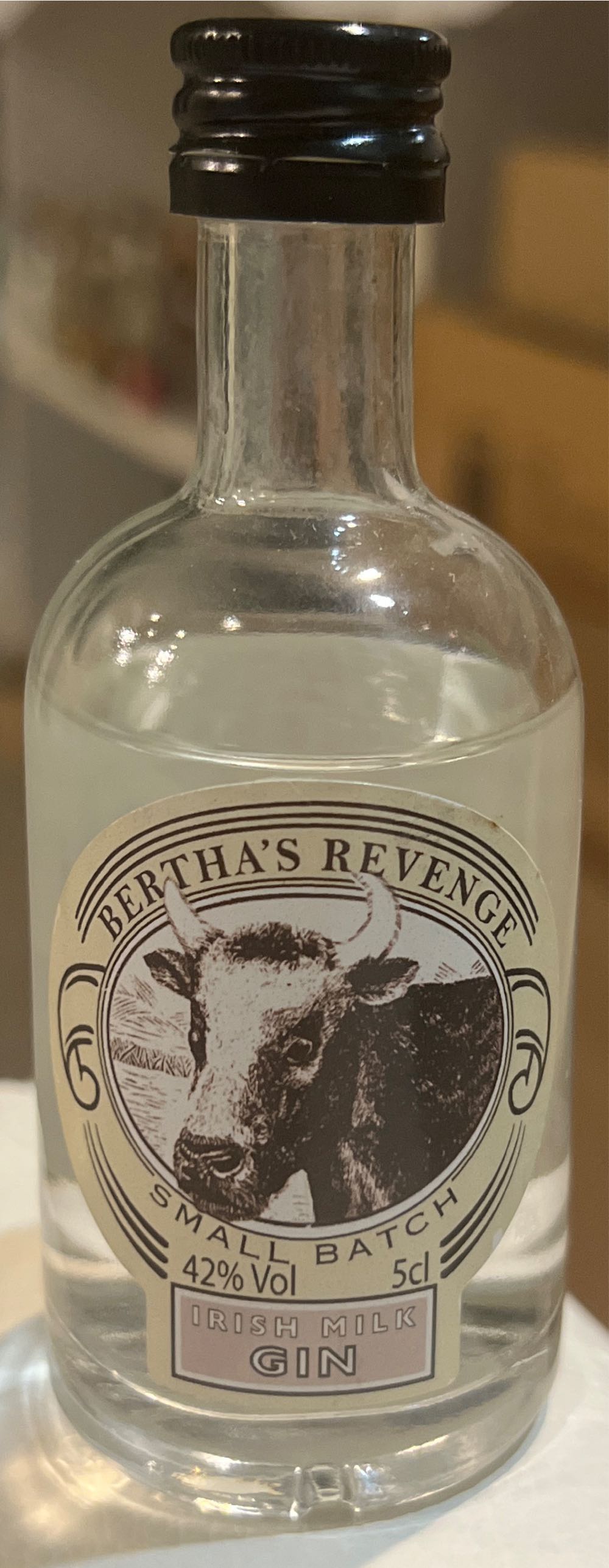 Miniture Berthas Revenge Irish Milk Gin - Bally Volane (50 mL) alcohol collectible [Barcode 5391527960034] - Main Image 2