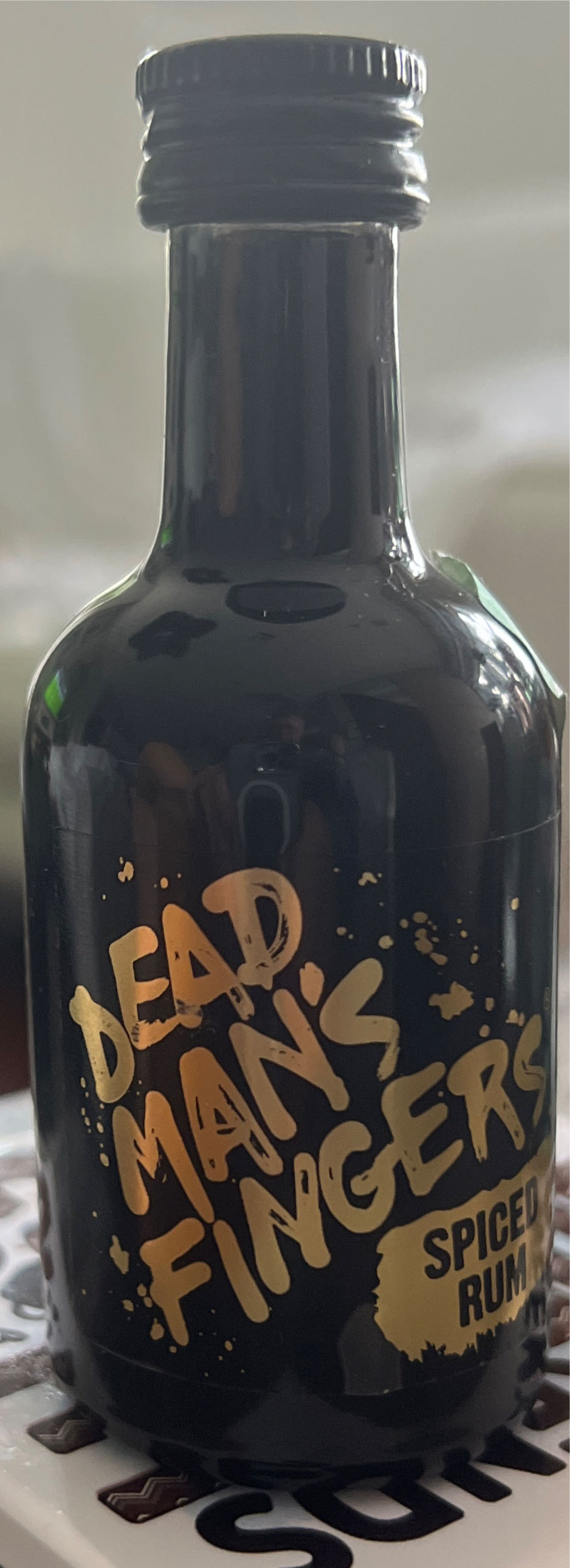 Dead Man’s Fingers Spiced Rum  (50 mL) alcohol collectible [Barcode 5011166057031] - Main Image 2