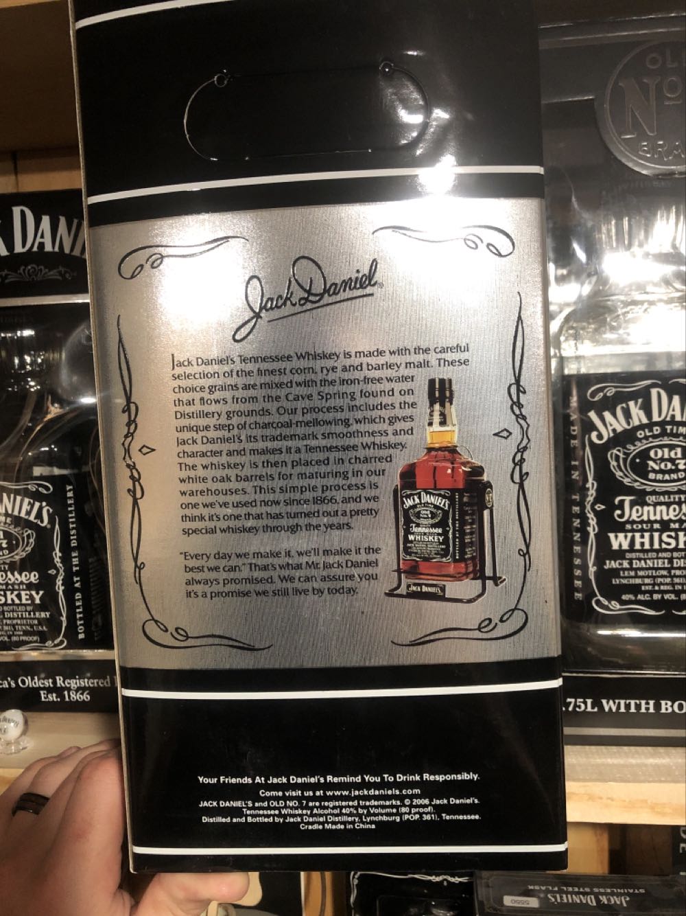 CRADLE : Gift Set  (1.75 mL) alcohol collectible - Main Image 2