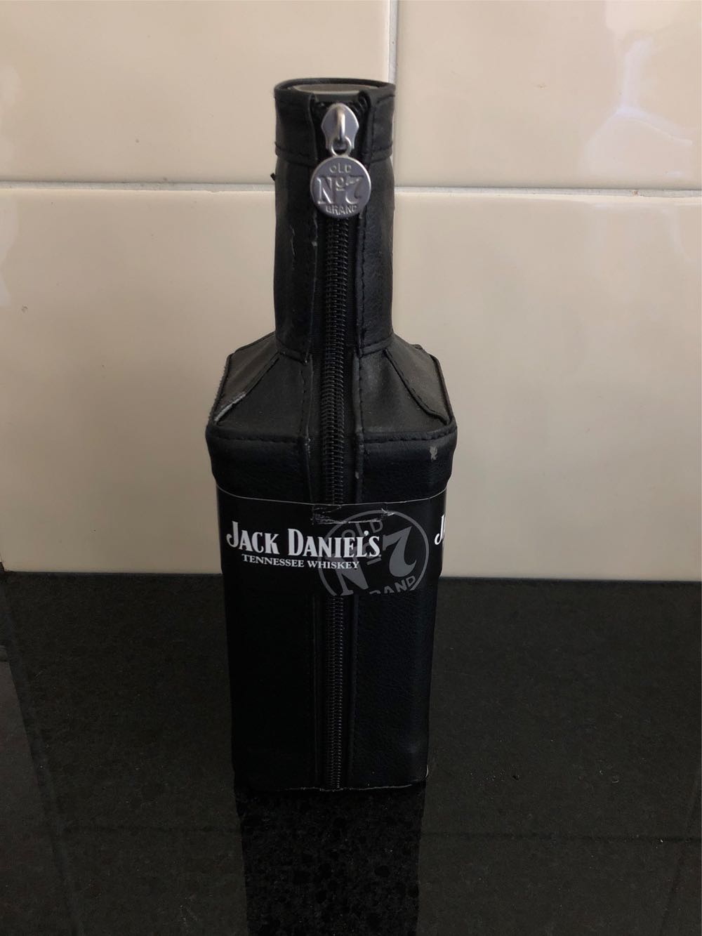 French LE Black Label - Jack Daniel’s Distillery, Lynchburg, TN (700 mL) alcohol collectible [Barcode 3011932017339] - Main Image 3
